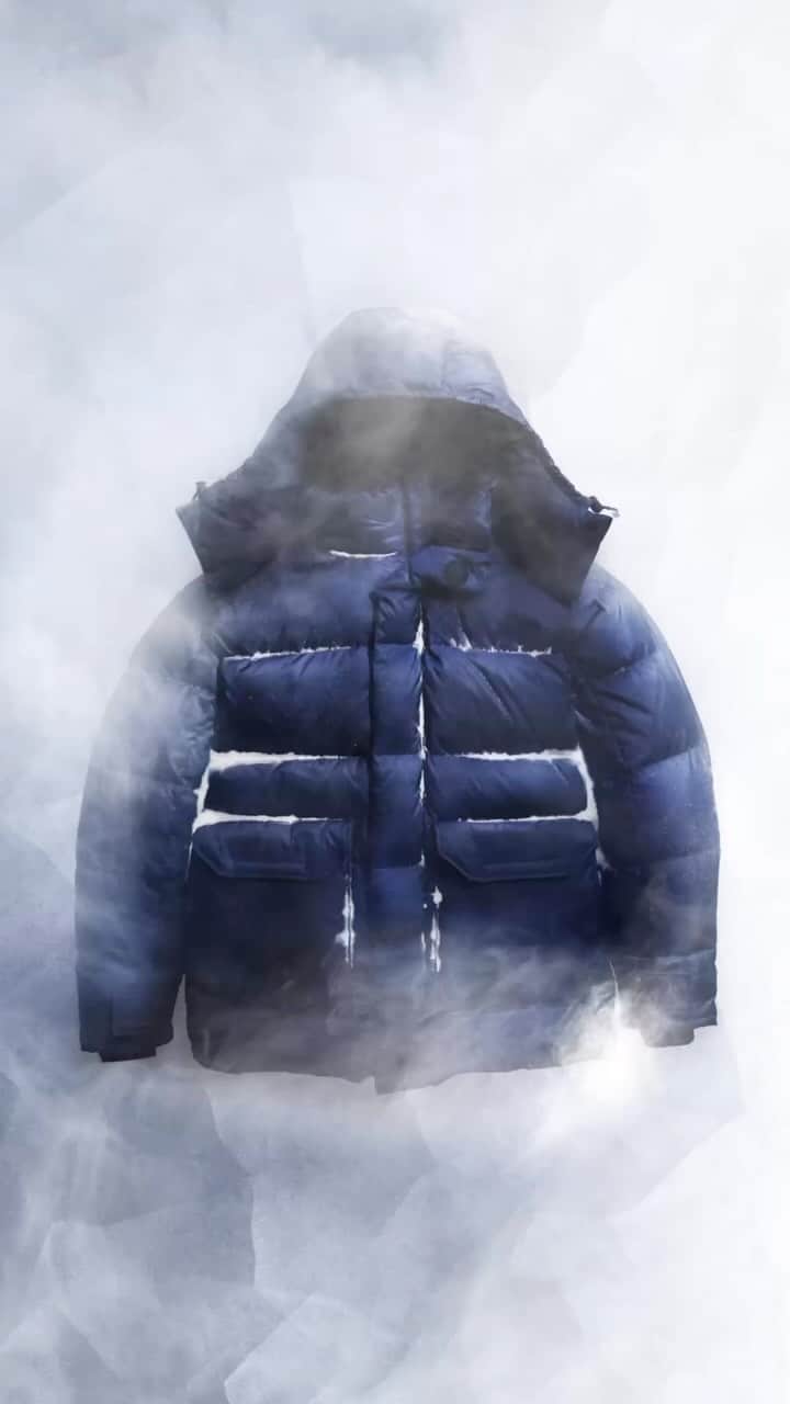 のインスタグラム：「Experience the elements in parkas engineered to endure arctic temperatures - and built for the moments you never forget. Shop parkas, link in bio.」
