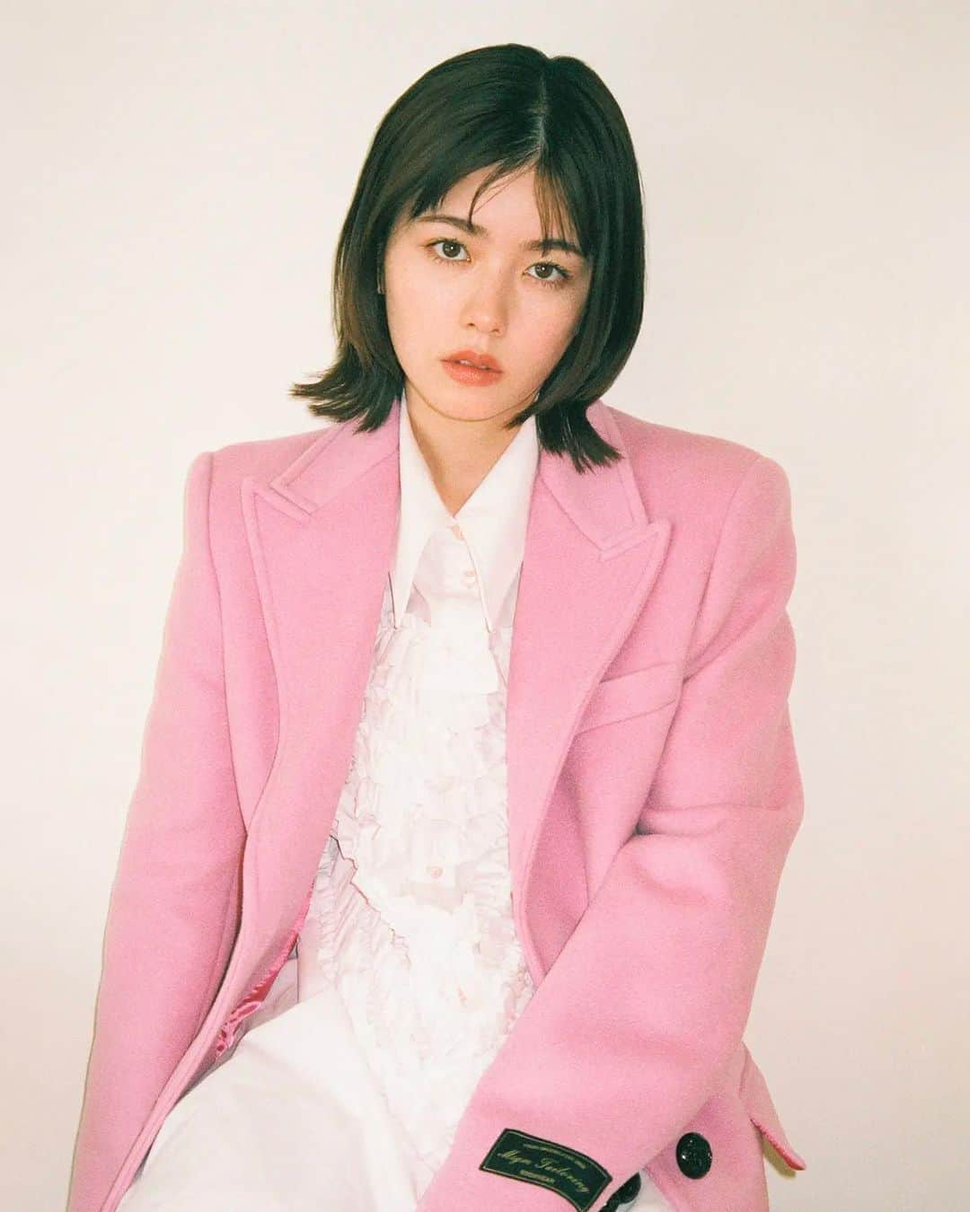 エムエスジーエムさんのインスタグラム写真 - (エムエスジーエムInstagram)「@fuka_koshiba_official wearing the #MSGM Virgin Wool Coat.  @massimogiorgetti」10月18日 1時01分 - msgm