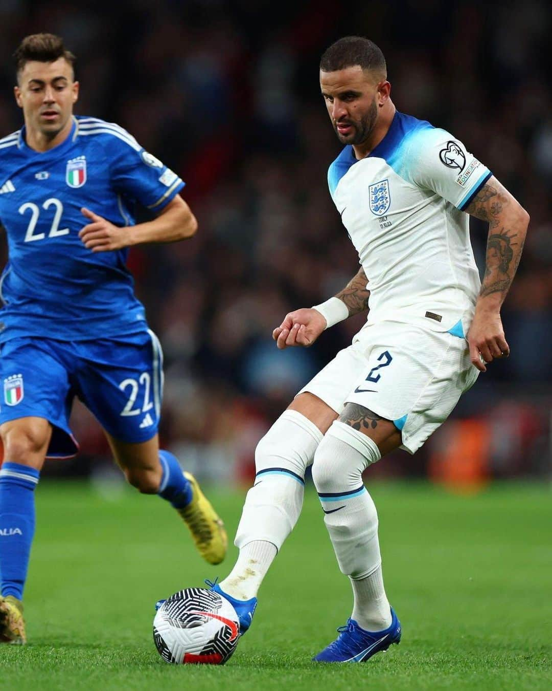 カイル・ウォーカーさんのインスタグラム写真 - (カイル・ウォーカーInstagram)「Great performance in front of a packed Wembley +3️⃣ and qualification for the euros. Thank you for the amazing support as always 🦁」10月18日 6時48分 - kylewalker2