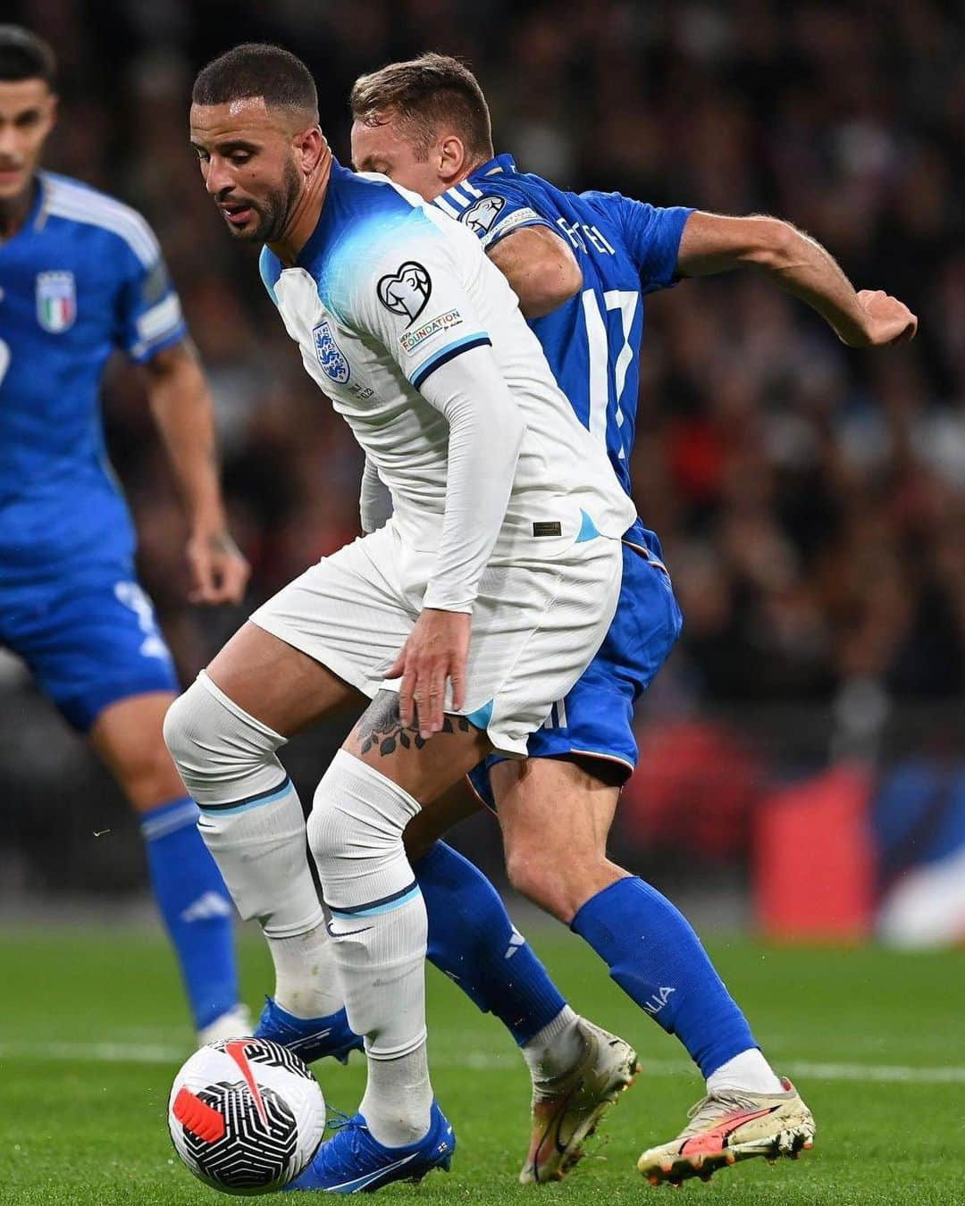 カイル・ウォーカーさんのインスタグラム写真 - (カイル・ウォーカーInstagram)「Great performance in front of a packed Wembley +3️⃣ and qualification for the euros. Thank you for the amazing support as always 🦁」10月18日 6時48分 - kylewalker2