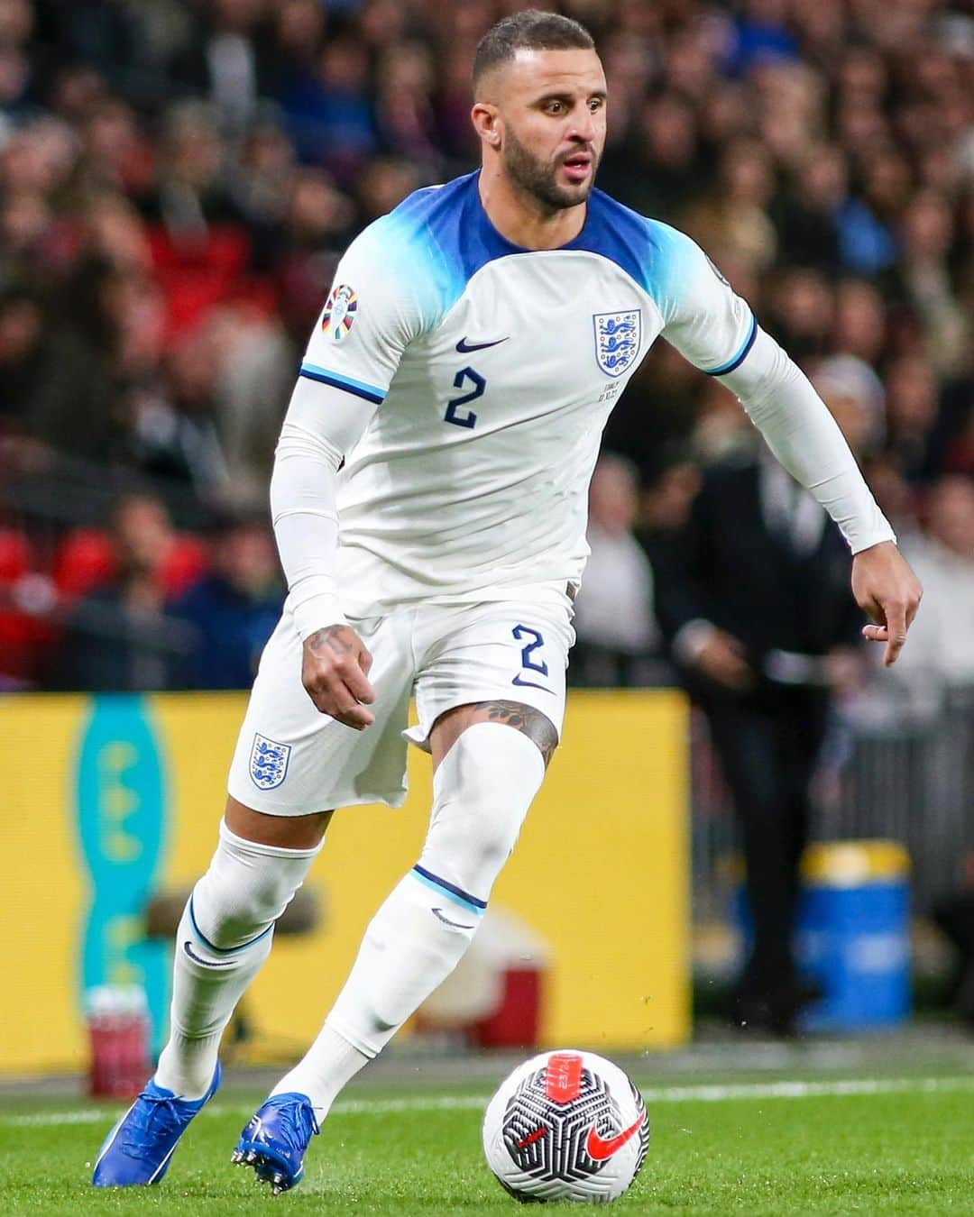 カイル・ウォーカーさんのインスタグラム写真 - (カイル・ウォーカーInstagram)「Great performance in front of a packed Wembley +3️⃣ and qualification for the euros. Thank you for the amazing support as always 🦁」10月18日 6時48分 - kylewalker2