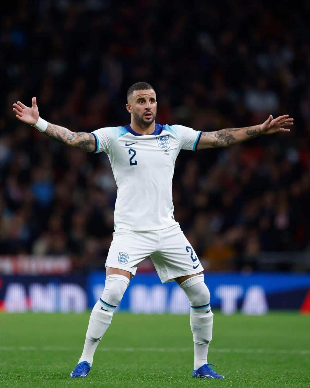 カイル・ウォーカーさんのインスタグラム写真 - (カイル・ウォーカーInstagram)「Great performance in front of a packed Wembley +3️⃣ and qualification for the euros. Thank you for the amazing support as always 🦁」10月18日 6時48分 - kylewalker2