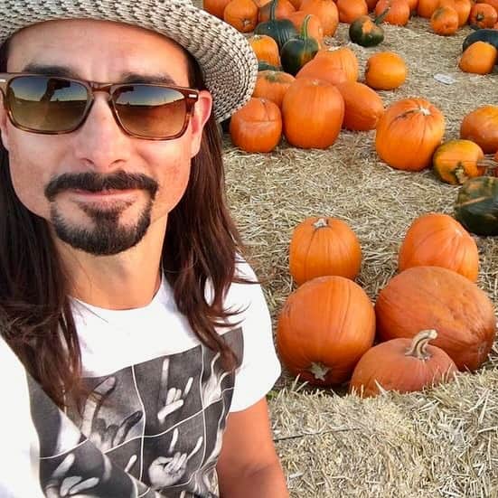 backstreetboysさんのインスタグラム写真 - (backstreetboysInstagram)「‘Tis the season…🎃 Use the stencil at the link in our bio to create your very own Backstreet Jack-O-Lantern! Make sure to tag us in your creations so we can see! 👻」10月18日 1時22分 - backstreetboys