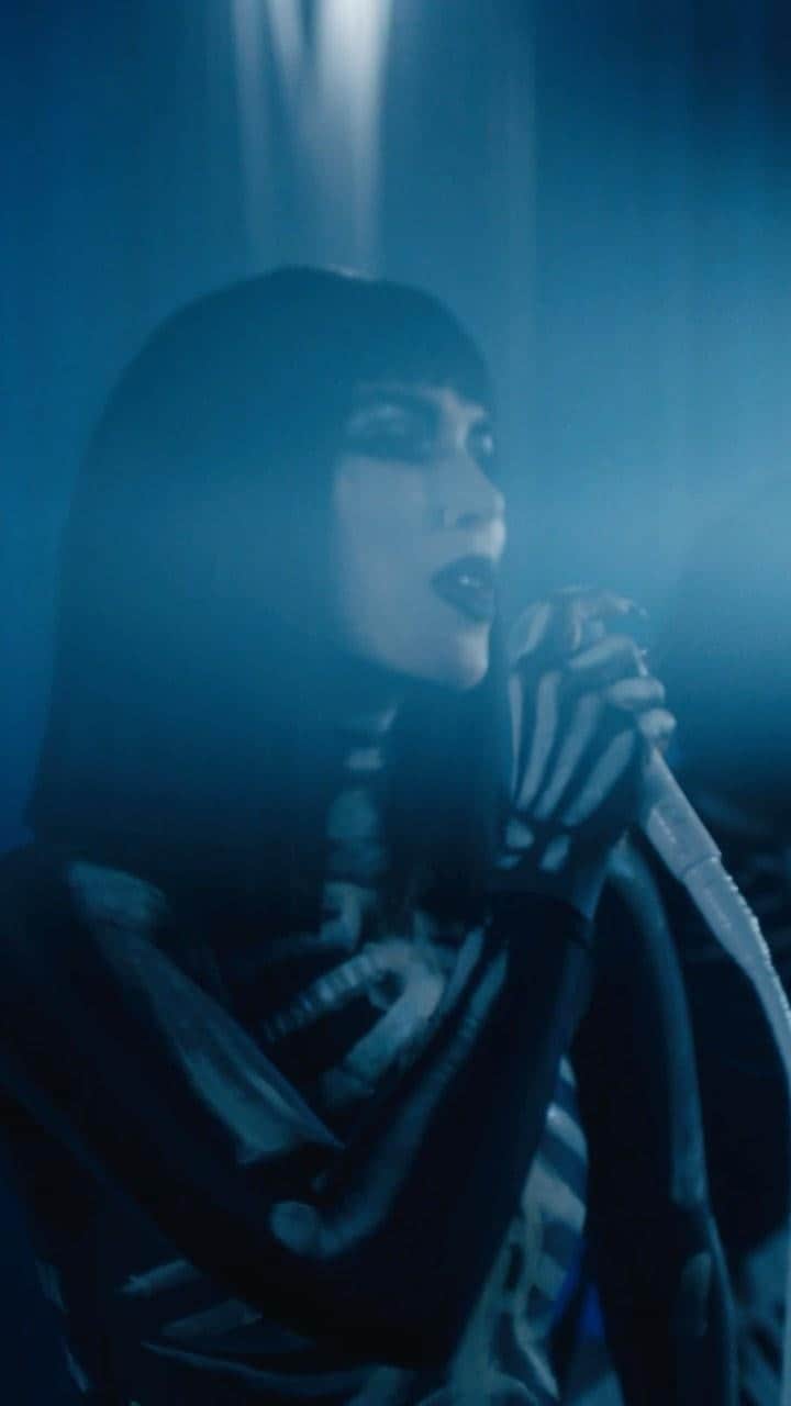 Kat Von Dのインスタグラム：「7 DAYS until the first new single “Vampire Love” off my upcoming album drops! 🖤🧛🏻‍♀️🖤 Pretty, pretty please!! Will you guys do me a favor and pre-save the song now?🥹 *just click the link in my bio!  The song, as well as the epic music video directed by @raldez releases on TUESDAY, OCTOBER 24!  Just in time for spooky season! 👻」