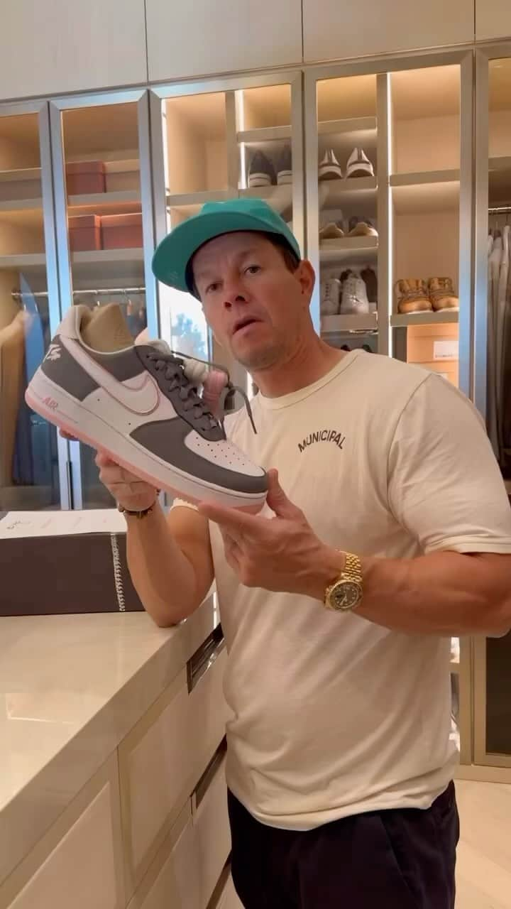 ファット・ジョーのインスタグラム：「Super Fresh 🔥🔥🔥🔥🔥🔥🔥 @markwahlberg TSAF1」