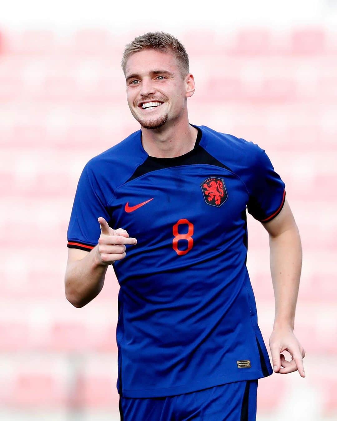 サッカー オランダ代表チームのインスタグラム：「⚽️⚽️⚽️ in the first half! 😎  #TheNextUp #GIBNED 0-3」