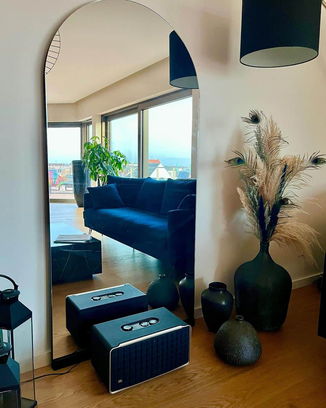 ケヴィン・ガメイロさんのインスタグラム写真 - (ケヴィン・ガメイロInstagram)「La JBL Authentics donne une touche vintage a mon intérieur  @jblaudio_fr @jblaudio 🎶🎵」10月18日 1時37分 - kevingameirooff