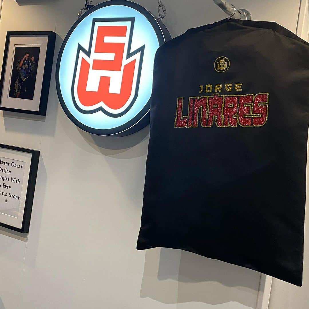 ホルヘ・リナレスさんのインスタグラム写真 - (ホルヘ・リナレスInstagram)「Dropping off our  special friend @jorgelinares fight kit today.   Can’t wait for the video on this reveal. Watch this space 👀  #SuziWong #Linares #JorgeLinares #BoxingShorts #FightWeek #LinaresCatterall #LGND #LastSamurai」10月18日 1時44分 - jorgelinares