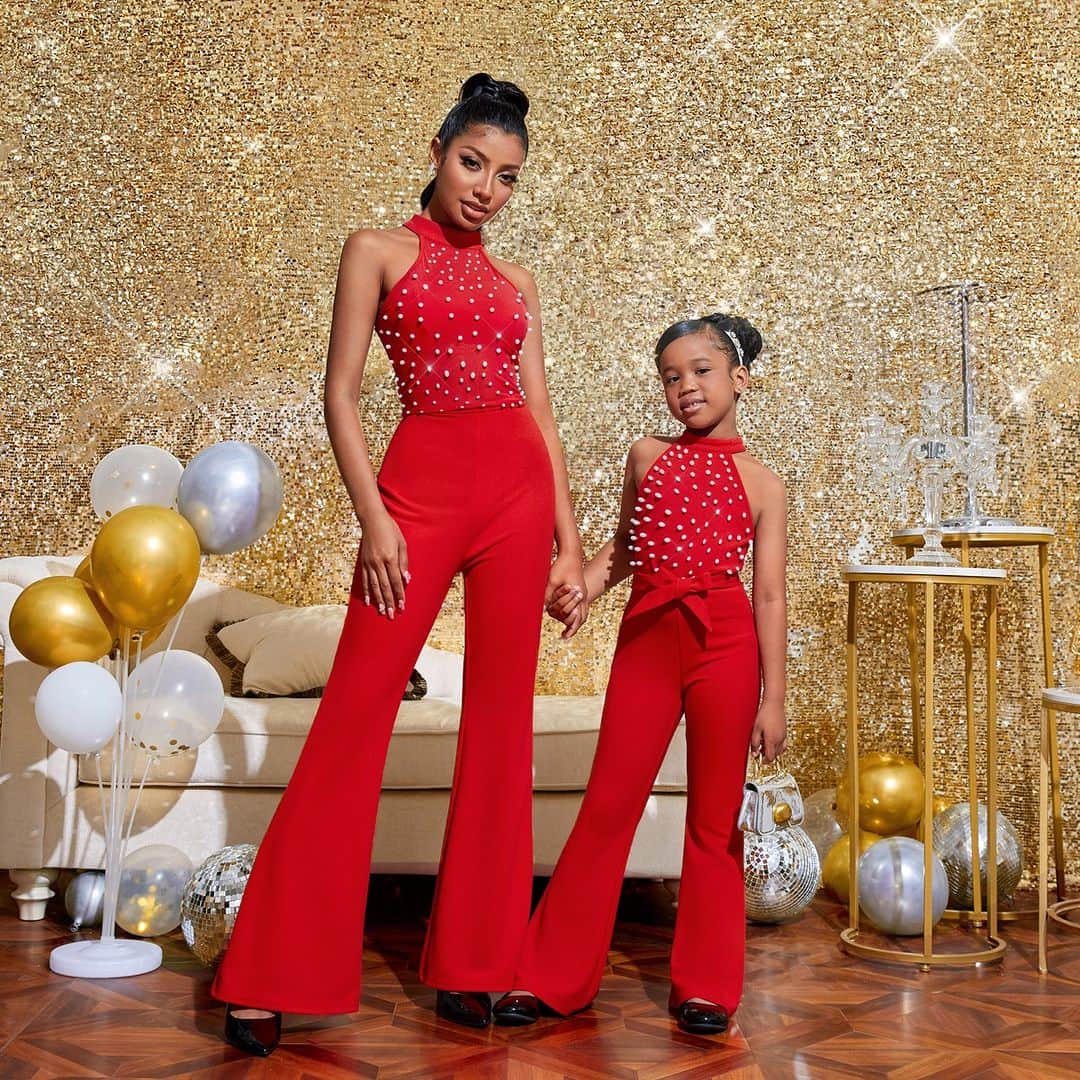 SHEINのインスタグラム：「Festive Looks for the Whole Fam. Have some family fun during the holiday season with a festive party! @shein_kids  🔎24178730 24178445 24184380 24203851 24187601 24178797  #SHEIN #SHEINforAll #SHEINstyle #fashion #chic #SHEINKIDS」