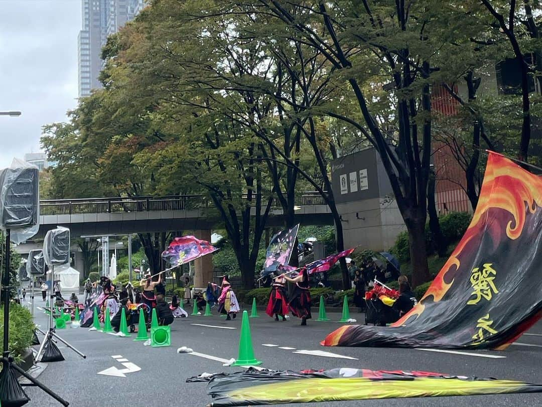 福山理子さんのインスタグラム写真 - (福山理子Instagram)「こんな素晴らしいとこでMC 🎤させていただき、ただただ感謝です！まだまだ拙いですが、精進いたします！でも、自分が楽しむことが、モットーだから、それは、この、#よさこい祭り に対しても、合格💮 思わず、胸躍る、体躍ります。  また、みなさま、来年！  #東京元気祭り #新宿都庁 #よさこい祭り  あ、新宿にナイアガラの滝あったんだね  #新宿ナイアガラの滝」10月18日 2時01分 - rikofukuyama