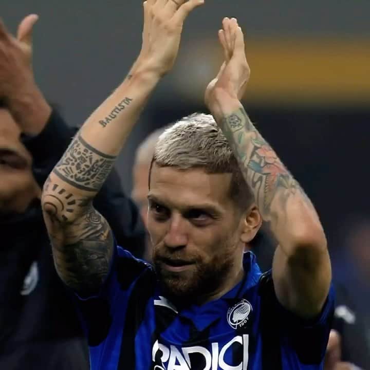 アレハンドロ・ゴメスのインスタグラム：「Tanti auguri 🎉 cara DEA @atalantabc sempre nel mio cuore  💙🖤」
