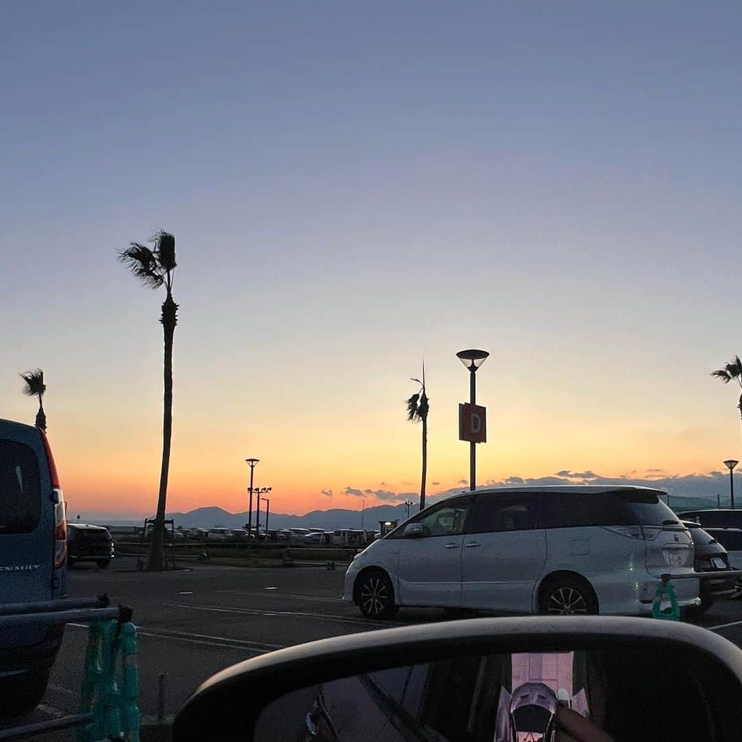 のインスタグラム：「.  🤭🌈✨」