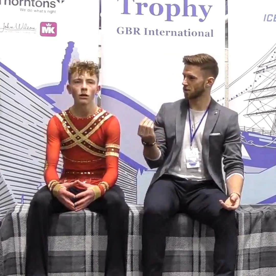 Phil Harrisのインスタグラム：「Deep in conversation 🤌🏼 Well done Solly on a hard fought never give up performance at the Tayside Trophy  💪🏼⛸️🇬🇧🏴󠁧󠁢󠁳󠁣󠁴󠁿 There were mistakes for sure but you gave it your all and each time you compete you're showing your growth and development as an athlete! 👏🏼  I'm proud of the work you're putting in, so let's keep it up!! #proudcoach @debsk8s @nat_ice_centre . #hardwork #hardworkpaysoff #competition #compete #athlete #iceskating #figureskating #performance #heart #effort #fight #determination #development #passion #coach」