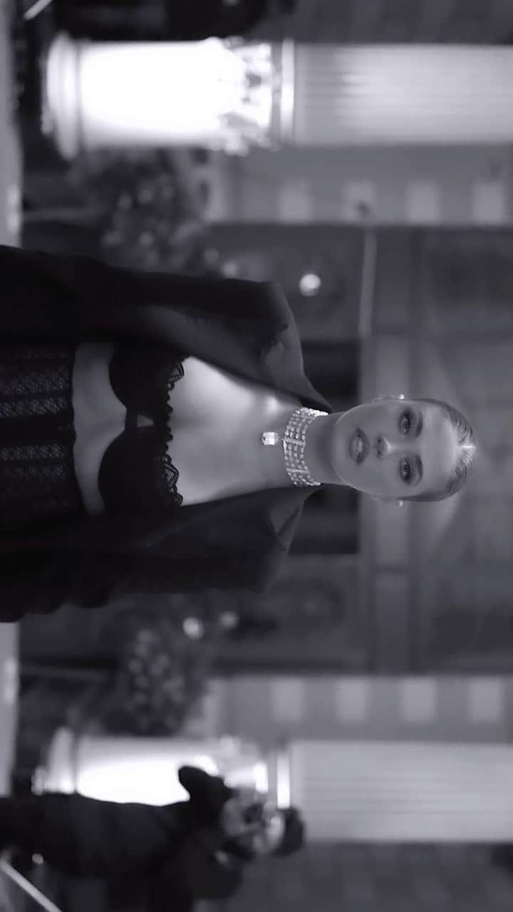 ANTONIAのインスタグラム：「This night was a vibe 🖤 @sephoraromania 🎥 @brinzaandrei」