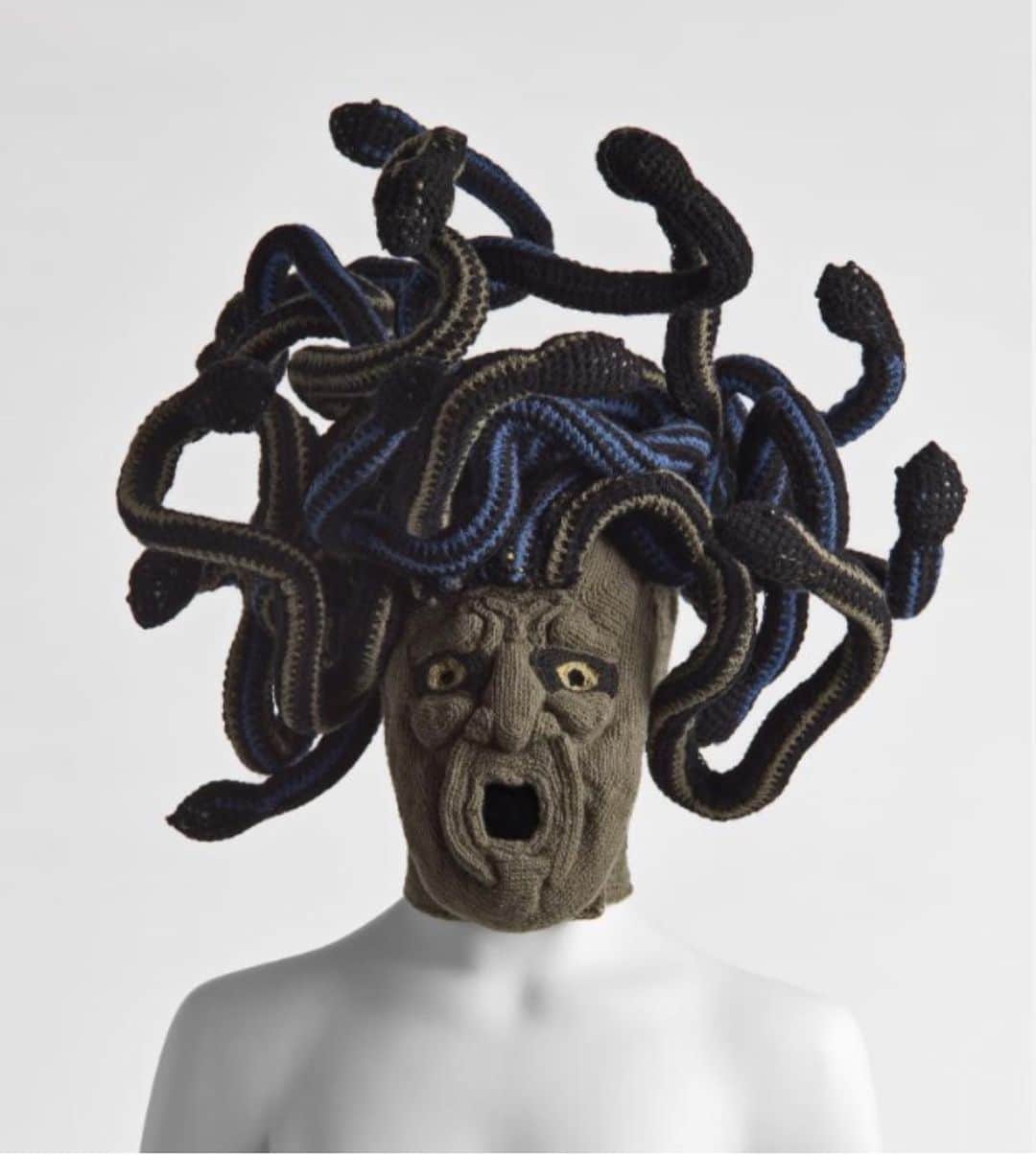 フィラデルフィア美術館のインスタグラム：「Need some spooktacular inspiration for your Halloween costume this year? Swipe for some creative looks from our collection 🕷️🕸️ #trickortreat #philamuseum #halloween #costume」