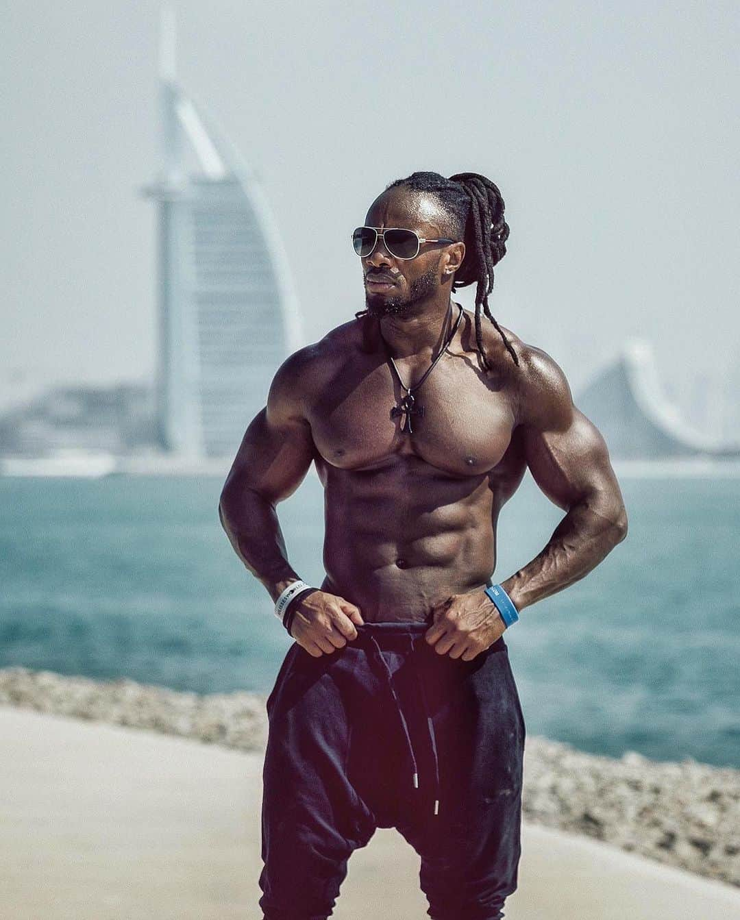 Ulissesworldさんのインスタグラム写真 - (UlissesworldInstagram)「Dubai tings 🇦🇪 Soon Come  Bring on heat to this years Dubai Muscle Show 💪🏾🔥  Who’s coming this year? @biotechusa   #ulissesworld #biotechusa #dubaimuscleshow #dubai」10月18日 3時03分 - ulissesworld