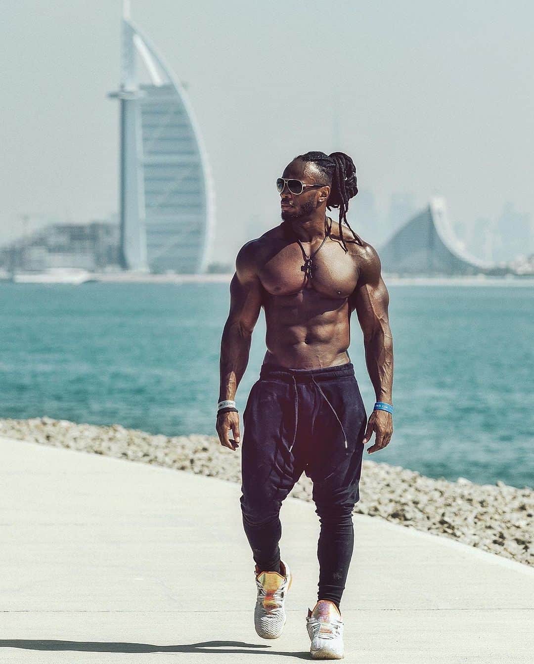 Ulissesworldのインスタグラム：「Dubai tings 🇦🇪 Soon Come  Bring on heat to this years Dubai Muscle Show 💪🏾🔥  Who’s coming this year? @biotechusa   #ulissesworld #biotechusa #dubaimuscleshow #dubai」