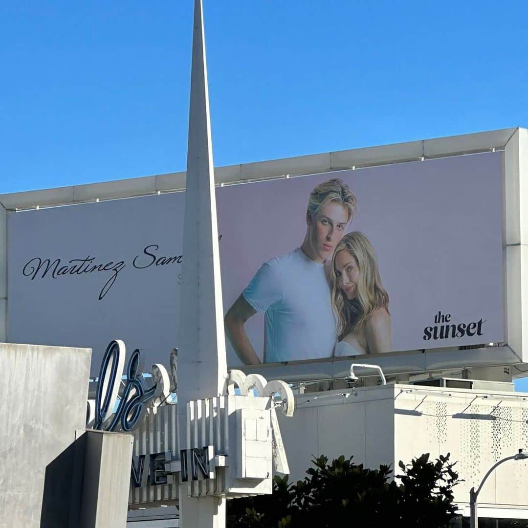 ブルック・バトラーのインスタグラム：「First billboard on Sunset Blvd. 🩵 A childhood dream come true…while I always imagined it would be for acting, God sometimes has funny plans. So for now I enjoy this moment, keep my head down, keep working hard, keep working incessantly, continue to find new imaginative ways to love my art, stay in class, read more classics, record more music, and continue to watch the fun and funny plans God has in store.  Never give up. Keep going. Keep improving. Keep grace. And always love everyone you meet. How you live your life is it’s own art form. Make it a beautiful canvas to paint.」