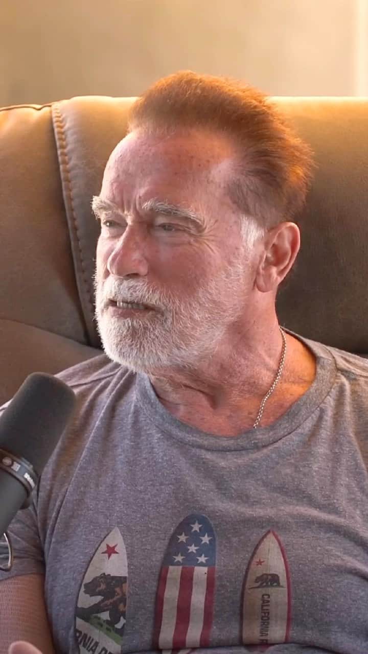 アーノルド・シュワルツェネッガーのインスタグラム：「Arnold Schwarzenegger was told he was too ripped to be a movie star. Part 2 of his latest episode of #Literally with @roblowe just dropped. Listen at the link in bio.」