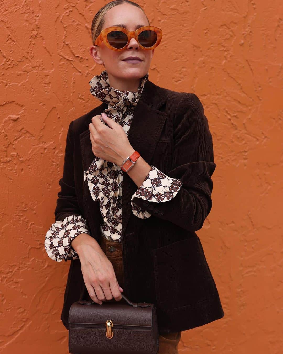 ブレア・イーディーさんのインスタグラム写真 - (ブレア・イーディーInstagram)「Nine ways I am styling all of my @longines DolceVita timepieces this fall! #EleganceisanAttitude #LonginesPartner」10月18日 3時50分 - blaireadiebee