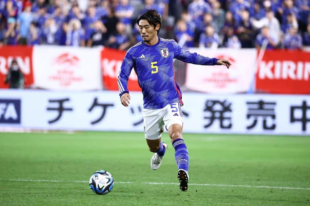 守田英正のインスタグラム：「2試合応援ありがとうございました！ 以前にも増して日本の熱気を肌で感じました！ また11月に会いましょう🙌🇯🇵  #samuraiblue  #日本代表 #守田英正」