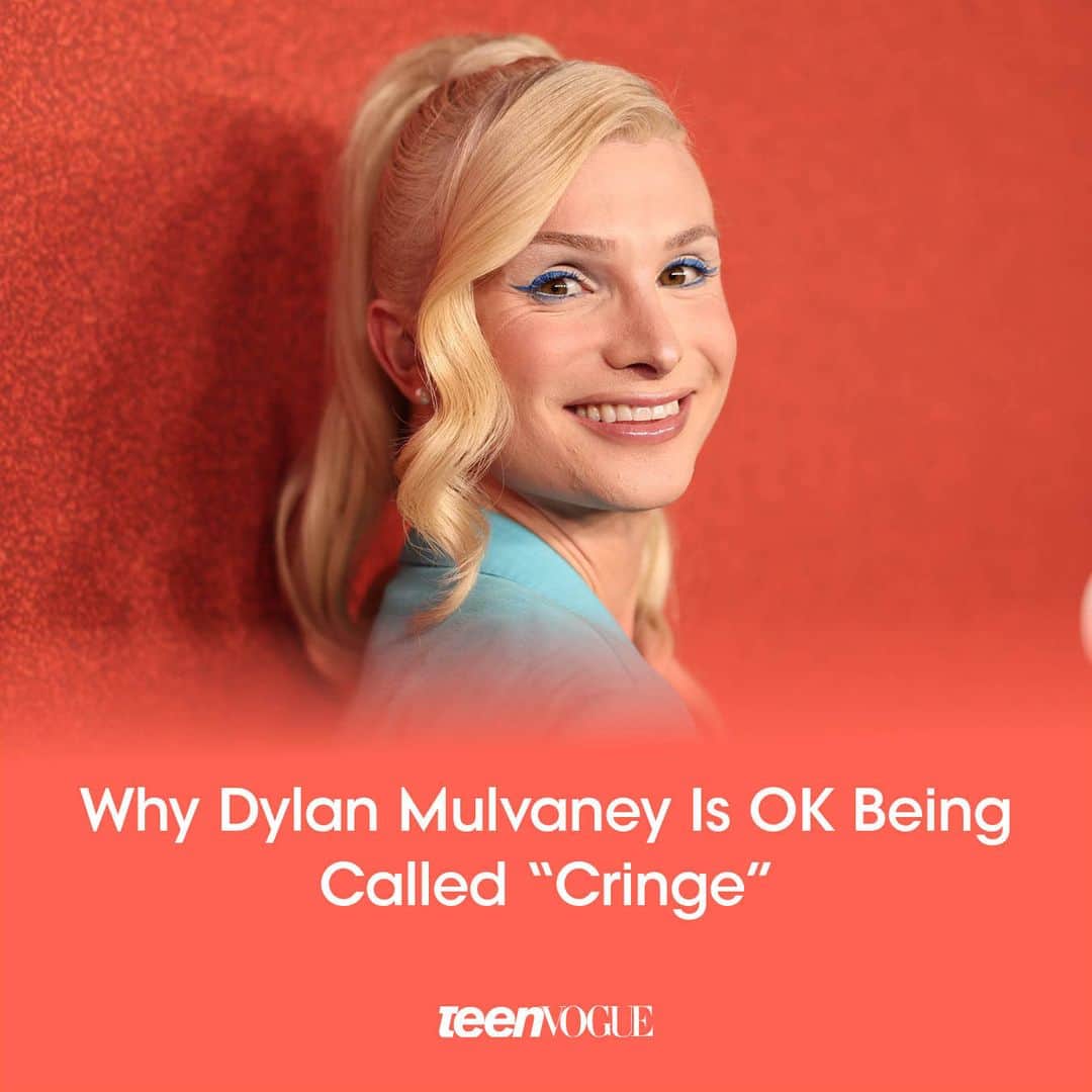 Teen Vogueのインスタグラム：「If #DylanMulvaney's happiness online seems like an act, think again. Over the weekend, the social media star opened up about being called “cringe,” leaning into trans joy, and being her most authentic self. “I think it's because [people] can't actually comprehend a trans person being happy, or finding success or love.” Read more of what she had to say at the link in bio 💕  (📸: Getty Images)」