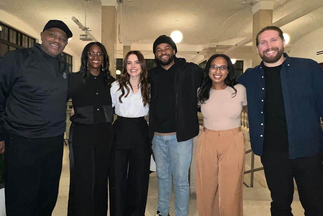 ソフィア・ブッシュさんのインスタグラム写真 - (ソフィア・ブッシュInstagram)「We had the most wonderful time speaking at @michigantechweek and attending @blacktechsaturdays’ #BlackTechWeekend in Detroit on behalf of our firm, @unionheritage.  Our panel with @meaganaward was so special. We got to be frank, share tips, laughs, and truths about wins and loses. And talk about the work we do at the firm, as investors, and as advisors to the @firstwomensbank.  MTW, @newlab, and Michigan Central with @femology were all partners for an amazing brunch that brought together diverse founders and allocators. The conversations in the lobby went on for hours. We celebrated the 1 year anniversary of @venture313. And we watched our friend Darren Riley of @justairco host an incredible fireside chat with Lt Governor Garlin Gilchrist, talking about the way the entrepreneurial community in Detroit shows up for each other like nowhere else.  @ltgovgilchrist echoed those sentiments, and took the audience through Michigan’s policies that make it the best place for entrepreneurs, and technologists, and why Detroit is the place for Black innovators to build new tech and new futures.  We love you #Detroit. We love you #Michigan. Thank you for a wonderful time. #MichiganTechWeek #UnionHeritage」10月18日 4時57分 - sophiabush