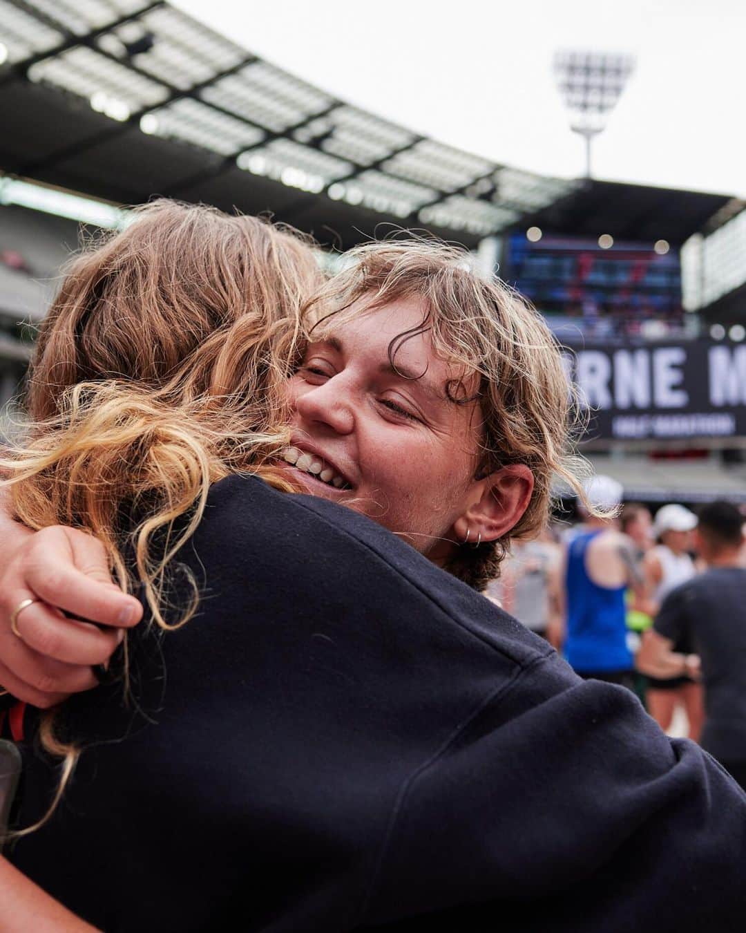 The Run Dept.さんのインスタグラム写真 - (The Run Dept.Instagram)「The energy at the finish line? Electric ⚡️  The 2023 Nike Melbourne Marathon Festival happened over the weekend with multiple distances and all the fun. Shoutout to the community of runners who made this one so special. 🙌」10月18日 4時58分 - nikerunning
