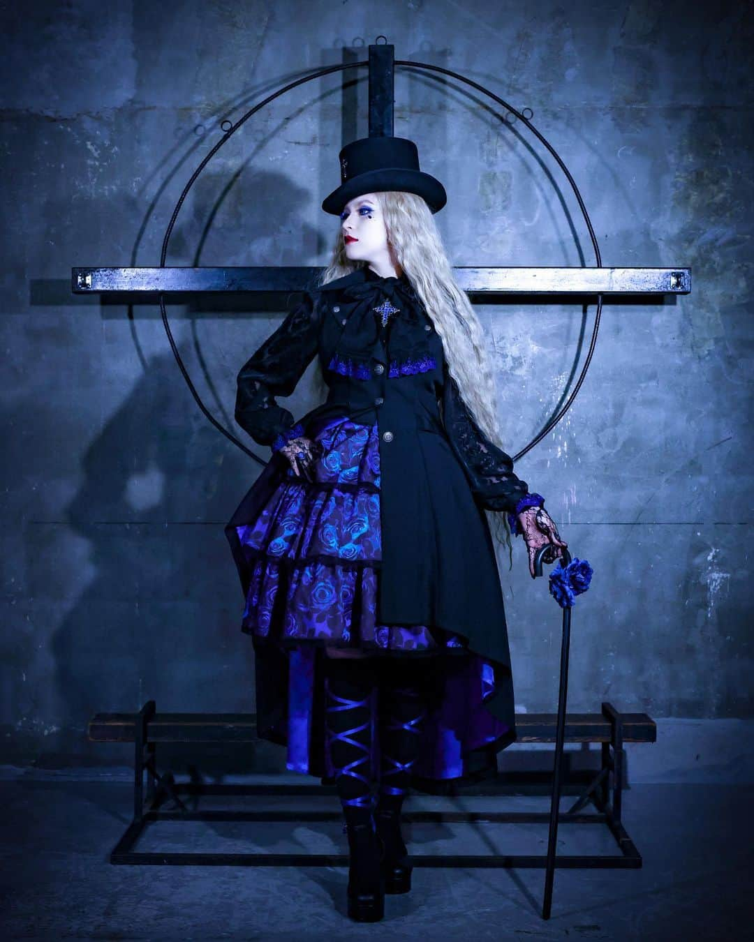 西尾エイミのインスタグラム：「✝︎ Elegant Gothic Circus ✝︎ 🎭🖤 @moimememoitie_official」