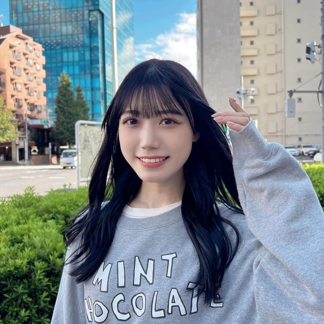 のインスタグラム：「黒髪した(˶՞･֊･՞˶)」
