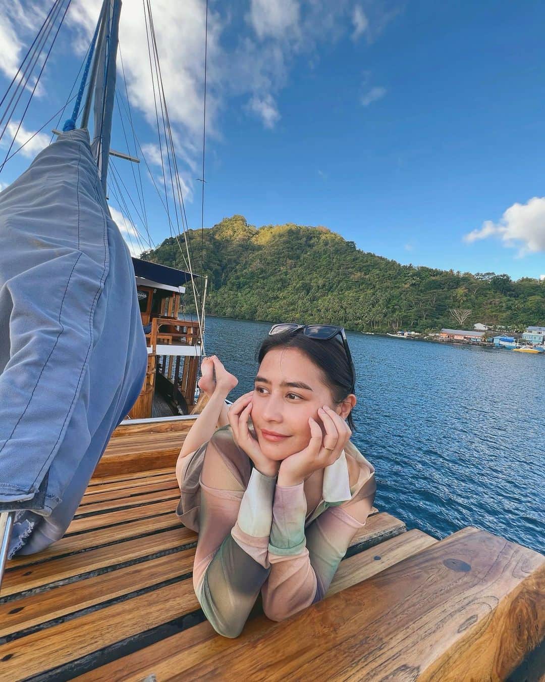 Prilly Latuconsinaのインスタグラム：「Jangan mati sebelum ke Banda Neira - Sutan Sjahrir」