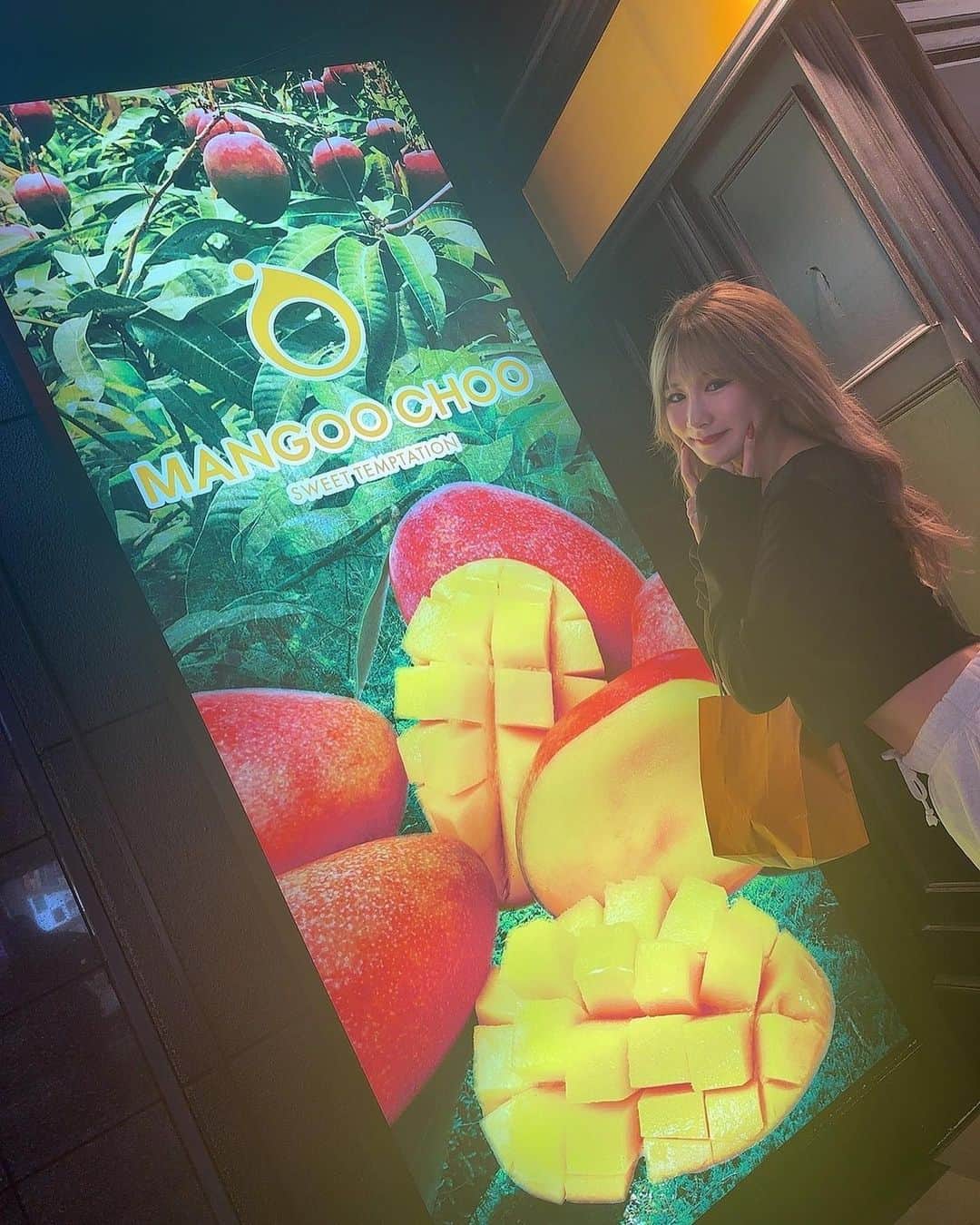 NANAのインスタグラム：「色んなところにいくゾ🥭💜」