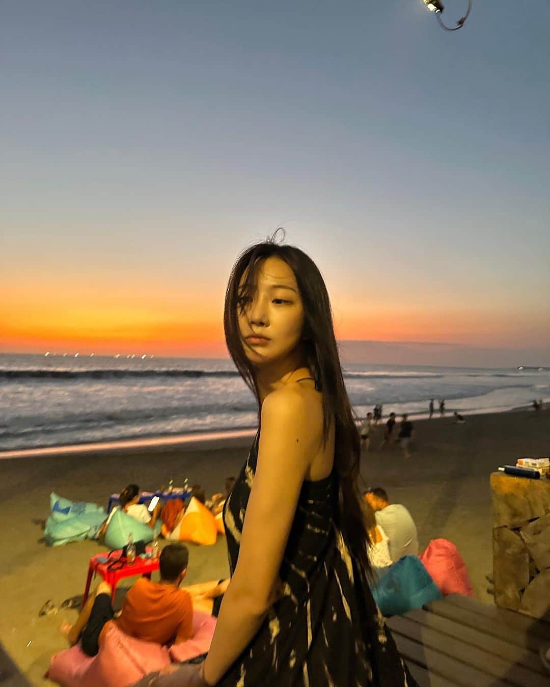 スビン のインスタグラム：「오늘 7시에 ‘29살에 대표가 된 여자 아이돌‘편 유튜브가 업로드됩니다요 세월이 몰까?」