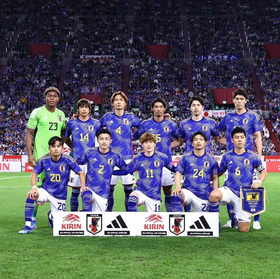 古橋亨梧のインスタグラム：「応援ありがとうございました！ また頑張ります💪🏻  Making our country proud, one game at a time 🙏🏻🇯🇵」