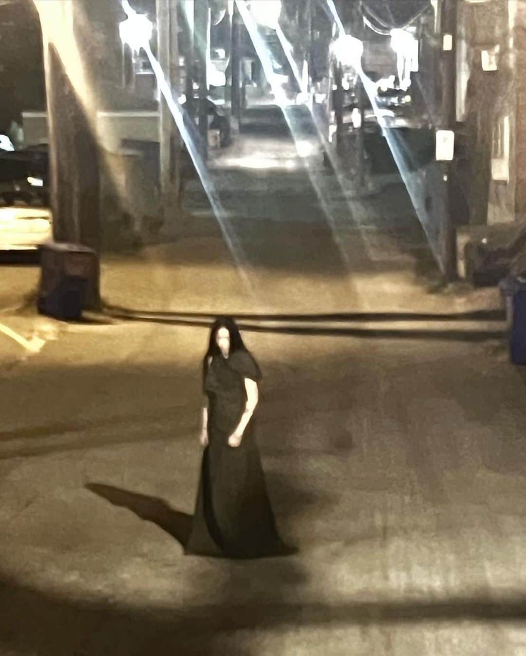 ノア・サイラスのインスタグラム：「@rickowensonline」