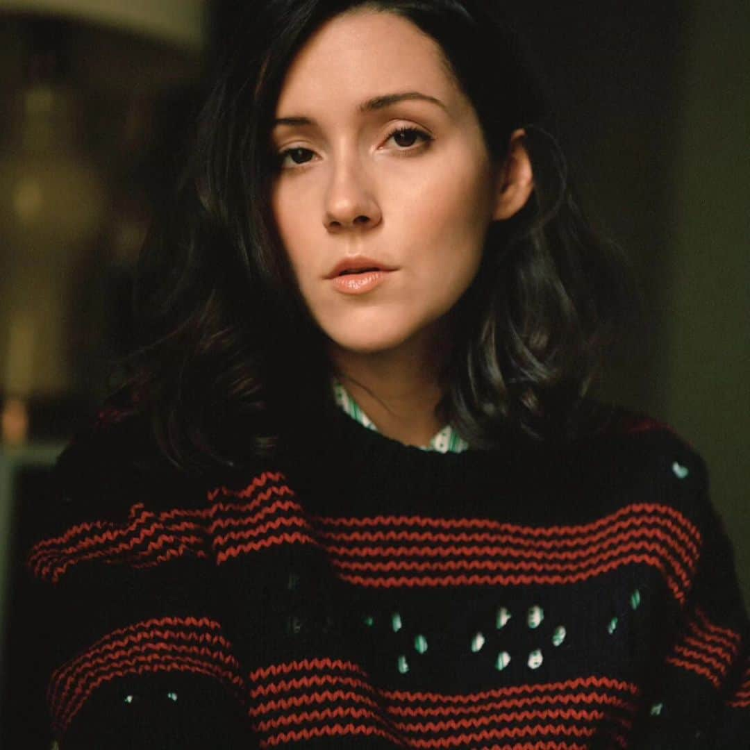 シャノン・ウッドワードのインスタグラム：「The talented Shannon Woodward will be signing LIVE on October 21st!!!! Known for Dina in The Last of Us, Sabrina in Raising Hope, and Elsie in Westworld! Grab a print before it's too late! @shannonwoodward   Check link for details - https://ow.ly/wm2350PXVPm   #TheLastofUs #RaisingHope #Dina #Sabrina #WestWorld」