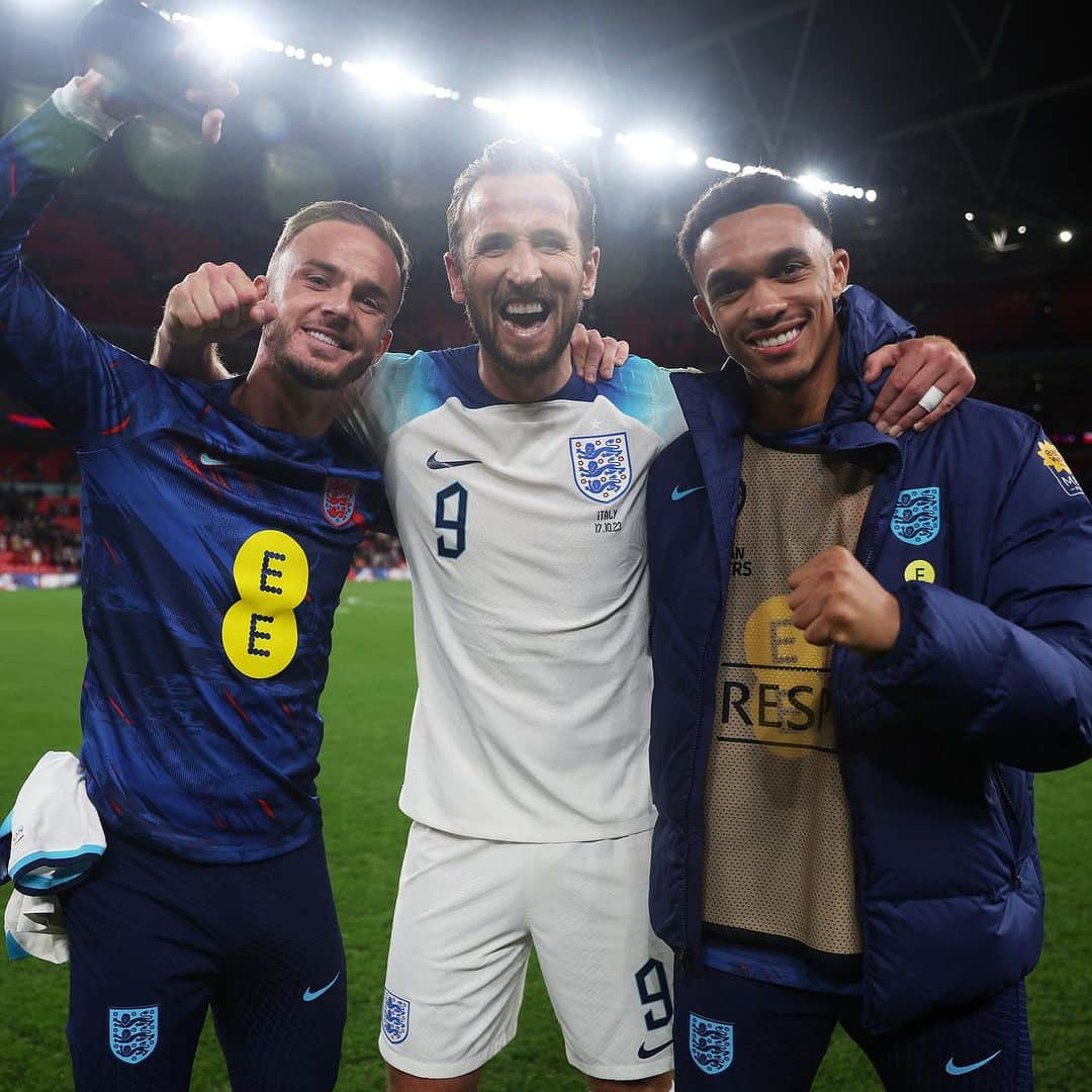 ハリー・ケインのインスタグラム：「Incredible group of lads, unreal performance tonight. Euro 2024 here we come!! 🦁🦁🦁」