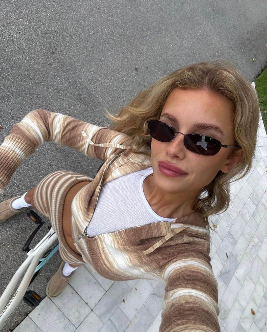 FRANKIES BIKINISのインスタグラム：「afternoons with @josefinevogt」