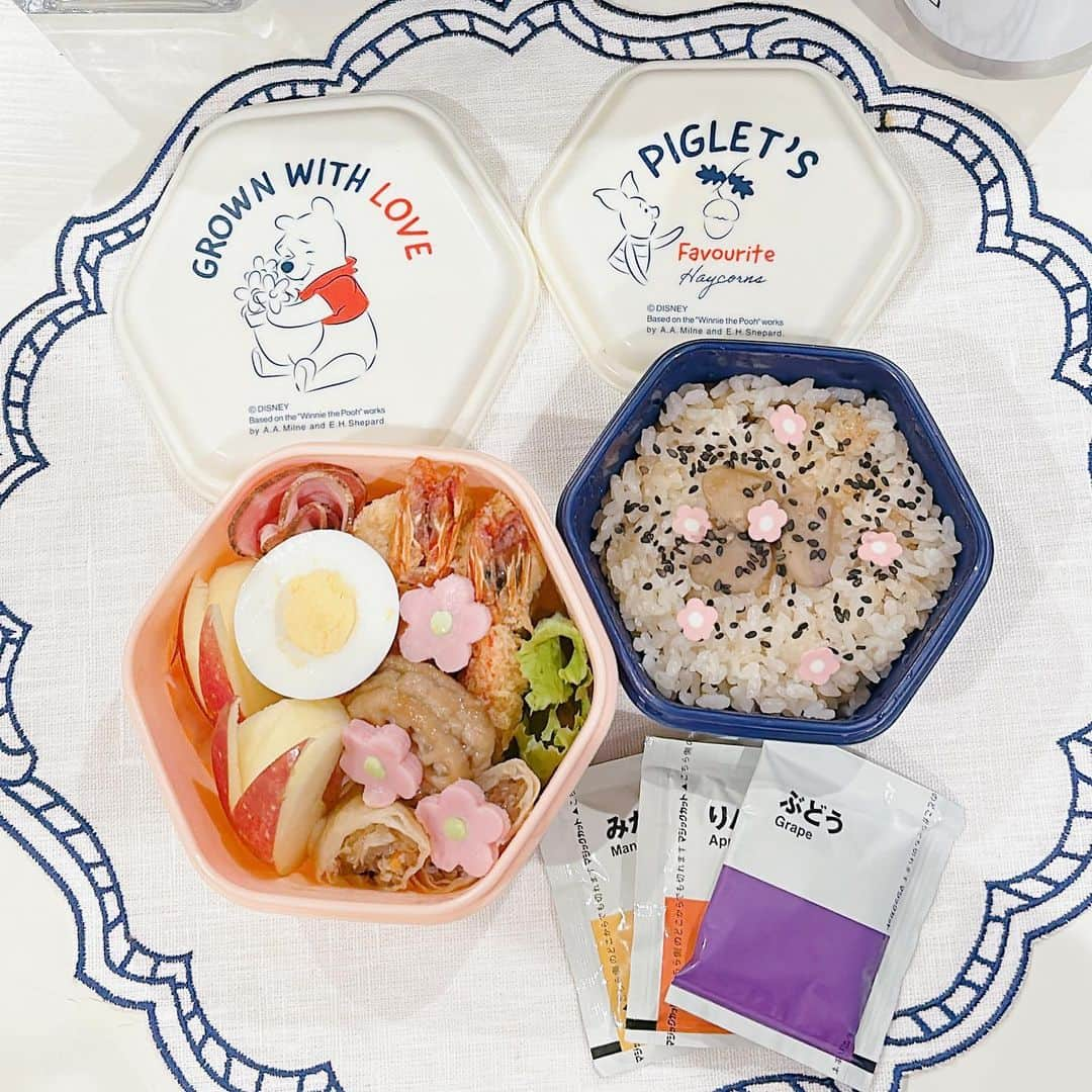 SPARAさんのインスタグラム写真 - (SPARAInstagram)「最近10日間の #JK弁当 量が多いから少なめで、とリクエスト。ついつい詰め込んじゃう笑  そして毎日レパートリーが思いつかない。結局いつもサンドイッチ系か、照り焼きチキンか、そぼろか、 タコライスとかドライカレーとか、オムライスとか。  #ハロウィン弁当 #そぼろ弁当  #オムライス弁当 #照り焼きチキン弁当 #栗ごはん弁当 #普通のお弁当 #タコライス弁当 #JK弁当 #サンドイッチ弁当 #ドライカレー弁当 #ホットサンド弁当 #はんぶんこサンド弁当 #ひまわり弁当 #向日葵弁当」10月18日 8時06分 - spara_aco