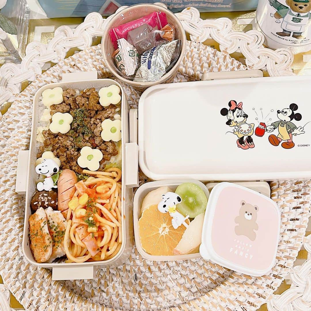 SPARAさんのインスタグラム写真 - (SPARAInstagram)「最近10日間の #JK弁当 量が多いから少なめで、とリクエスト。ついつい詰め込んじゃう笑  そして毎日レパートリーが思いつかない。結局いつもサンドイッチ系か、照り焼きチキンか、そぼろか、 タコライスとかドライカレーとか、オムライスとか。  #ハロウィン弁当 #そぼろ弁当  #オムライス弁当 #照り焼きチキン弁当 #栗ごはん弁当 #普通のお弁当 #タコライス弁当 #JK弁当 #サンドイッチ弁当 #ドライカレー弁当 #ホットサンド弁当 #はんぶんこサンド弁当 #ひまわり弁当 #向日葵弁当」10月18日 8時06分 - spara_aco