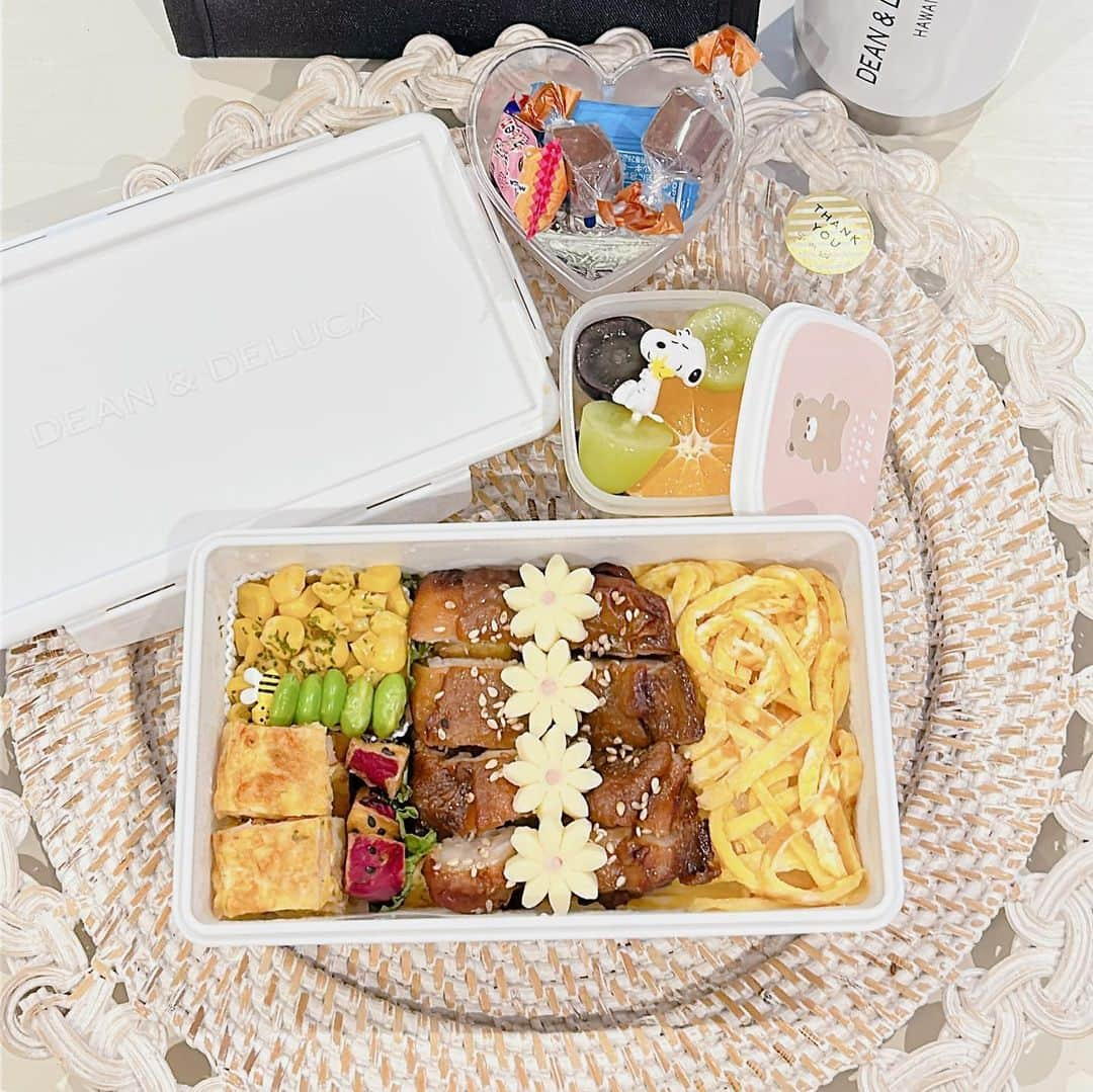 SPARAさんのインスタグラム写真 - (SPARAInstagram)「最近10日間の #JK弁当 量が多いから少なめで、とリクエスト。ついつい詰め込んじゃう笑  そして毎日レパートリーが思いつかない。結局いつもサンドイッチ系か、照り焼きチキンか、そぼろか、 タコライスとかドライカレーとか、オムライスとか。  #ハロウィン弁当 #そぼろ弁当  #オムライス弁当 #照り焼きチキン弁当 #栗ごはん弁当 #普通のお弁当 #タコライス弁当 #JK弁当 #サンドイッチ弁当 #ドライカレー弁当 #ホットサンド弁当 #はんぶんこサンド弁当 #ひまわり弁当 #向日葵弁当」10月18日 8時06分 - spara_aco