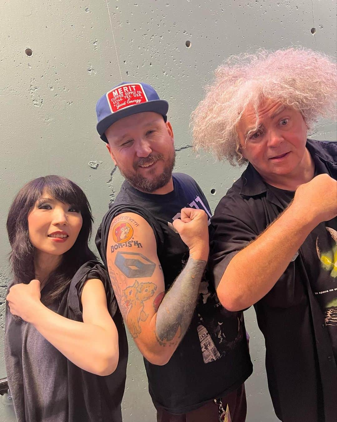 BORISのインスタグラム：「Tour Dad ALESH, He completed the “Twins of evil” Tatoo.  @borisdronevil & @melvinsdotcom !」