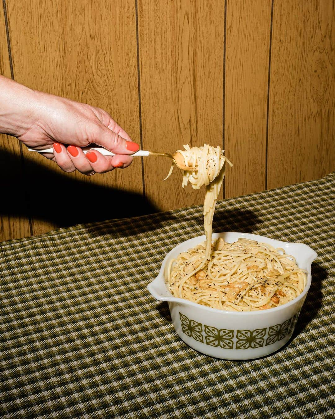 ティファニー・ティーセンさんのインスタグラム写真 - (ティファニー・ティーセンInstagram)「Cacio e Pepe kisses for #NationalPastaDay. One of the easiest recipes in my cookbook, Here We Go Again!」10月18日 9時10分 - tiffanithiessen