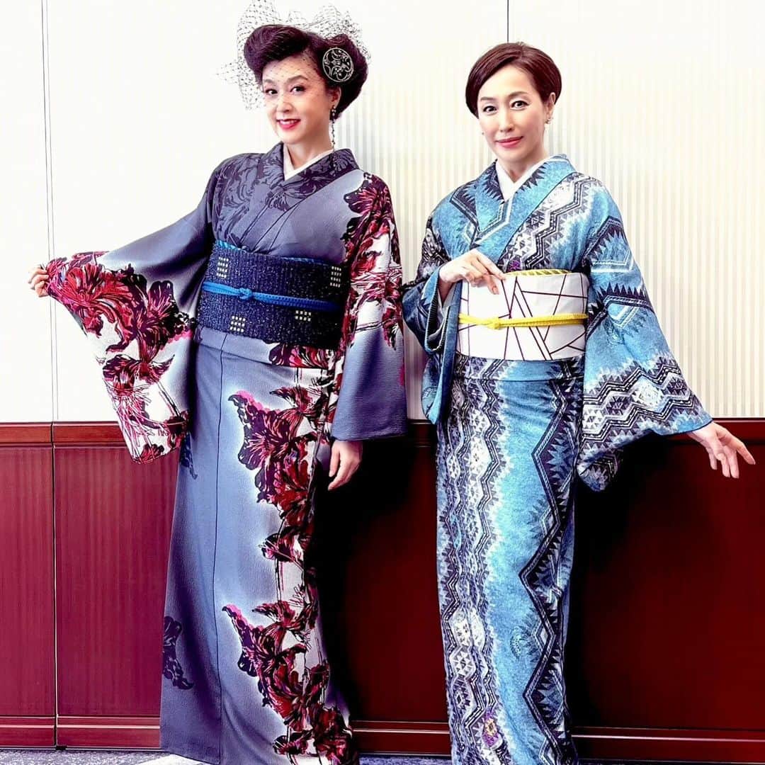 高島礼子さんのインスタグラム写真 - (高島礼子Instagram)「キモノイストアワード　２０２３ 受賞させて頂きました☺️✨  デビュー当時、着物をきれいに着こなして当たり前になる様に、と 教えて頂きました♪ 根気強く教えて下さった、スタッフ、先輩の皆さんの言葉に感謝します🙇‍♀️  #キモノイストアワード2023  #斉藤上太郎　さん #藤原紀香　さん #溝端淳平　さん #伊藤健太郎　さん」10月18日 9時06分 - reico.official