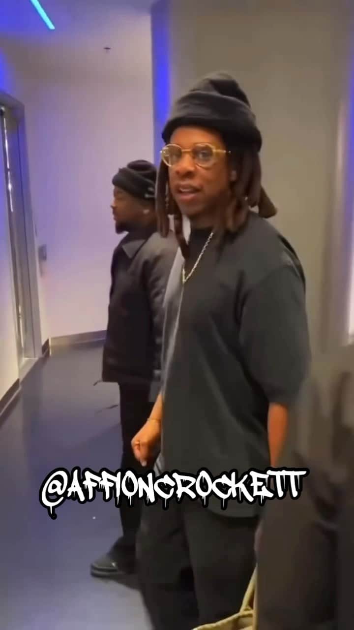 のインスタグラム：「FAN WANTS THE 500K INSTEAD!? 🤣🤣😭 #rp @hot97 #jayz」