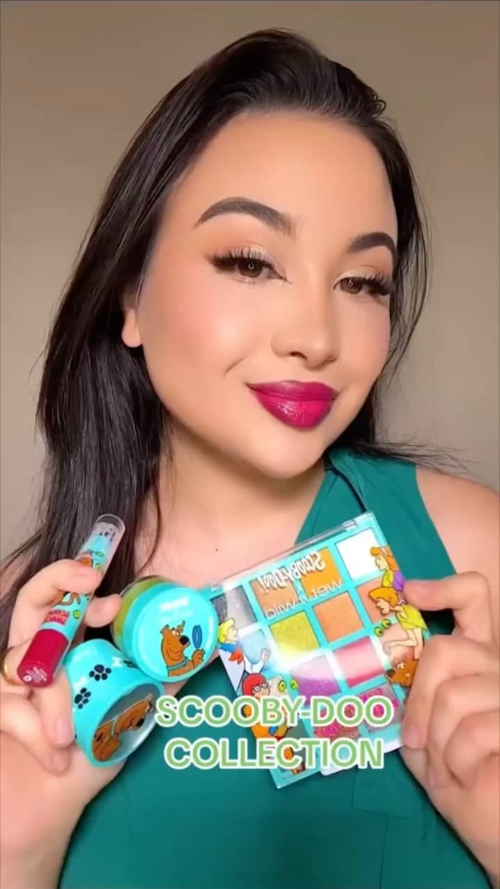 wet'n wild beautyのインスタグラム：「WOWZA! @beautybysusiie looking groovy & gorg using products from the Scooby Doo x wet n wild collection 😍 🐶⁠ ⁠ Available NOW at Walmart (in-store) & @Amazon and NOW at wetnwildbeauty.com & walmart.com (soon) #ScoobyDooxWNW #crueltyfree」