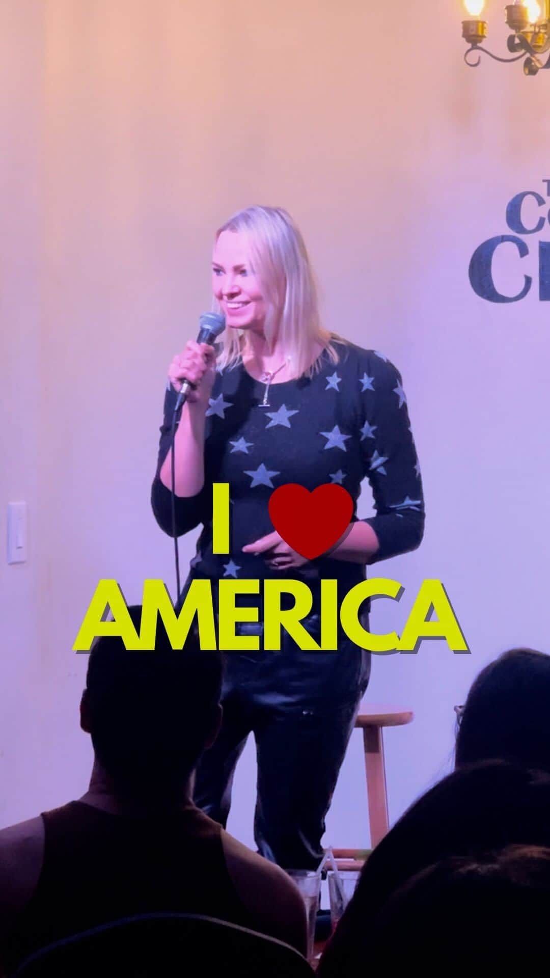 イリナ・ヴォロニーナのインスタグラム：「I love it here ❤️ #standupcomedy #russianamerican」