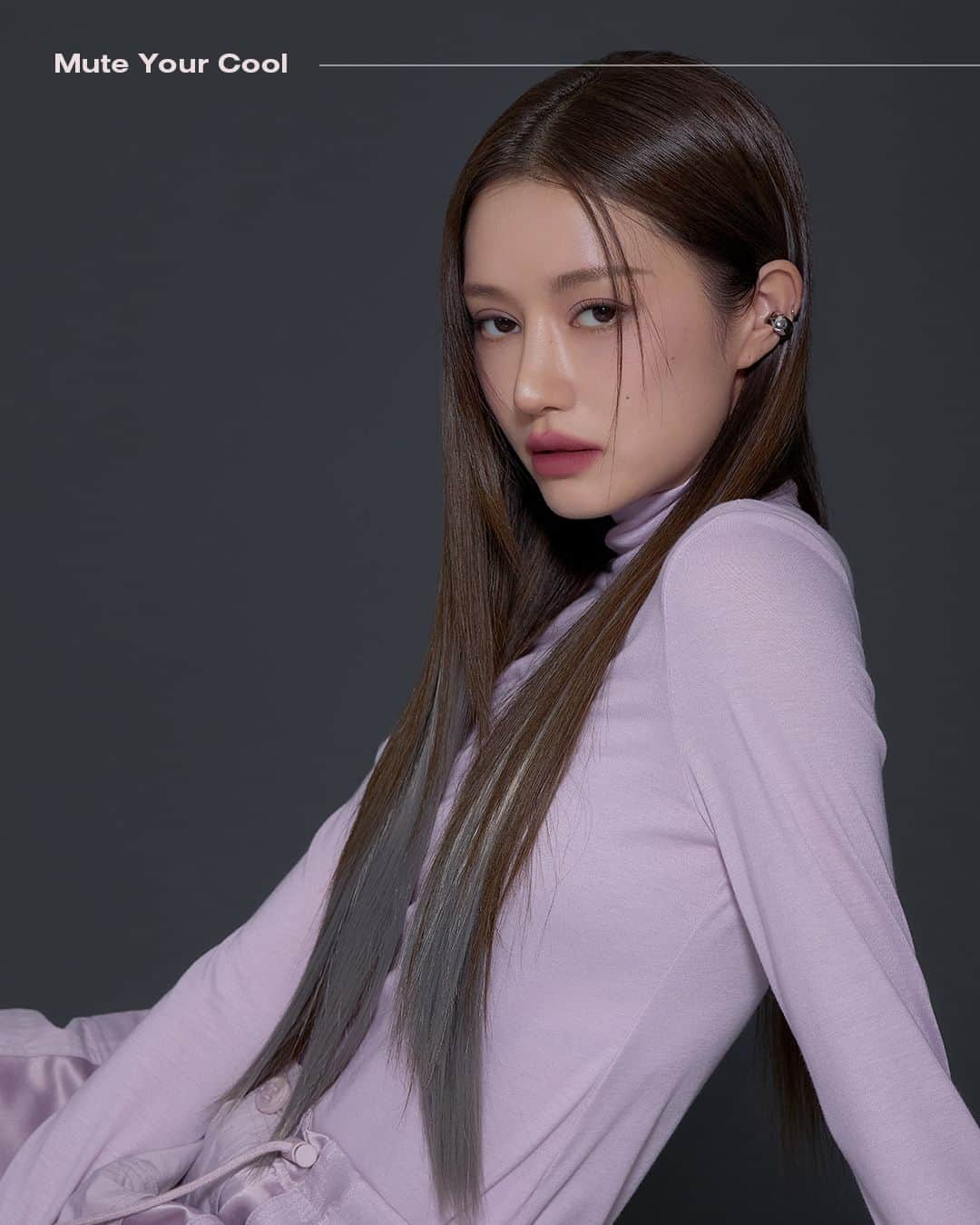 のインスタグラム：「때론 은은하게, 때론 시크하게 나의 매력의 온도를 보여 주는 새로운 에디션💟  2023.10.18 MUTE YOUR COOL 3CE 애쉬라벤더 에디션 런칭  #3CE #3CESTYLENANDA #3CE스타일난다 #MUTEYOURCOOL  #3CE애쉬라벤더에디션」