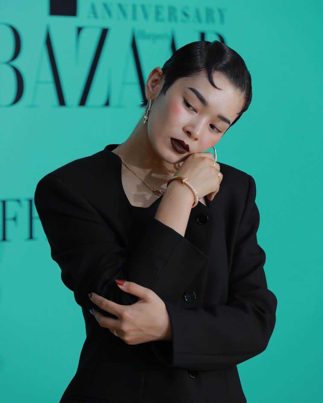 畠山千明のインスタグラム：「@harpersbazaarjapan 10周年おめでとうございます🎊 素敵な @tiffanyandco のジュエリーと共に授賞式に参加させていただきました。  #HarpersBAZAAR #HarpersBAZAARjapan #BazaarJapan10」
