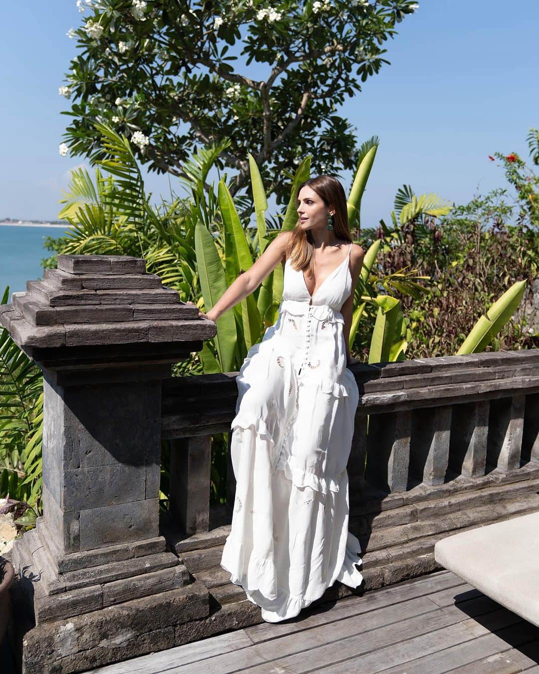 カロリーネ・セリコのインスタグラム：「It's like therapy, but it is Bali 🌺」